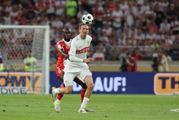 in duel, action, with Dayot Upamecano 2 FC Bayern Muenchen , Nick Woltemade 11 VfB Stuttgart , VfB Stuttgart vs FC Bayern Muenchen, Soccer, Franz Beckenbauer Supercup, 16 08 2025 Stuttgart Baden Wuerttemberg Germany Copyright: xkolbert-press ChristianxKolbertx
