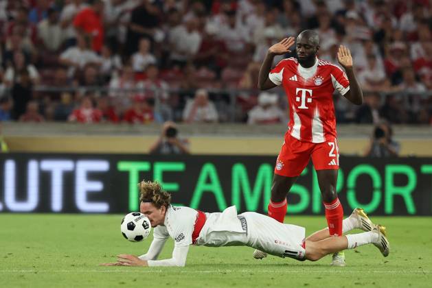 in duel, action, with Dayot Upamecano 2 FC Bayern Muenchen , Nick Woltemade 11 VfB Stuttgart , VfB Stuttgart vs FC Bayern Muenchen, Soccer, Franz Beckenbauer Supercup, 16 08 2025 Stuttgart Baden Wuerttemberg Germany Copyright: xkolbert-press ChristianxKolbertx