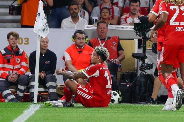 Goal celebration of Luis Diaz 14 FC Bayern Muenchen to 0 2, VfB Stuttgart vs FC Bayern Muenchen, Soccer, Franz Beckenbauer Supercup, 16 08 2025 Stuttgart Baden Wuerttemberg Germany Copyright: xkolbert-press ChristianxKolbertx