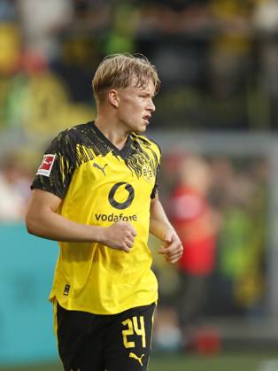 DORTMUND - Daniel Svensson of Borussia Dortmund during a friendly match between Borussia Dortmund and Juventus at Signal Iduna Park stadium on August 10, 2025, in Dortmund, Germany. ANP Hollandse Hoogte BART STOUTJESDIJK Borussia Dortmund - Juventus 2025 26 xVIxANPxSportx xBartxStoutjesdijkxIVx 533624460 originalFilename: 533624460