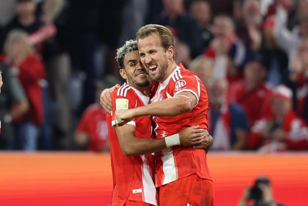 Goal celebration by Luis Diaz 14 FC Bayern Muenchen , Harry Kane 9 FC Bayern Muenchen to 4 0, FC Bayern Muenchen vs RB Leipzig, Football, 1 Bundesliga, 1 Matchday, 22 08 2025 DFB regulations prohibit any use of photographs as image sequences and or quasi video Muenchen Bayern Germany Copyright: xkolbert-press ChristianxKolbertx