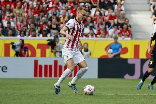 Philipp Lienhart SC Freiburg, 03 on the ball , Germany, Soccer, 1 Bundesliga, 1 Matchday, 2025 2026, SC Freiburg vs FC Augsburg, 23 08 2025, Europa Park Stadion, Freiburg im Breisgau, Germany Freiburg im Breisgau Europa Park Stadion Baden Württemberg Germany Copyright: xGrantxHubbsx