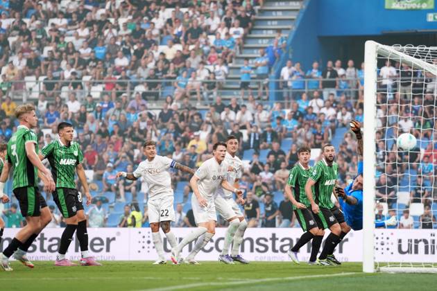 Napoli s Kevin De Bruyne goal 0-2 during the Serie A soccer match between Sassuolo and Napoli at the Mapei Stadium Città del Tricolore in Reggio Emilia, north Italy - Saturday, August 23, 2025 - - Soccer - Copyright: xMassimoxPaolone LaPressex