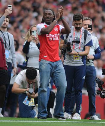Football - 2025 2026 Premier League - Arsenal vs Leeds United - Emirates Stadium - Saturday 23rd August 2025 New Arsenal signing Eberechi Eze is introduced to the crowd before kick off