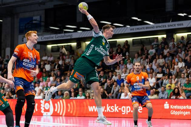 Oskar SUNNEFELDT FRISCH AUF Goeppingen, 27 scores a goal, Action, Goal throw FRISCH AUF Goeppingen FAG vs SKK Talent Pilsen, Handball, Men, Players Night, Test match, Season opening, Season 2025 2026, 23 08 2025 FRISCH AUF Goeppingen FAG vs SKK Talent Pilsen, Handball, Men, Players Night, Test match, Season opening, Season 2025 2026, 23 08 2025 Goeppingen Copyright: xEibnerxPressefoto OliverxSchmidtx EP_OST