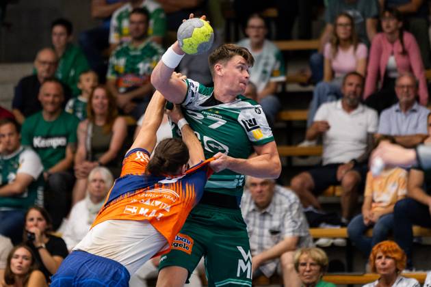Oskar SUNNEFELDT FRISCH AUF Goeppingen, 27 scores a goal, Action, Goal throw FRISCH AUF Goeppingen FAG vs SKK Talent Pilsen, Handball, Men, Players Night, Test match, Season opening, Season 2025 2026, 23 08 2025 FRISCH AUF Goeppingen FAG vs SKK Talent Pilsen, Handball, Men, Players Night, Test match, Season opening, Season 2025 2026, 23 08 2025 Goeppingen Copyright: xEibnerxPressefoto OliverxSchmidtx EP_OST