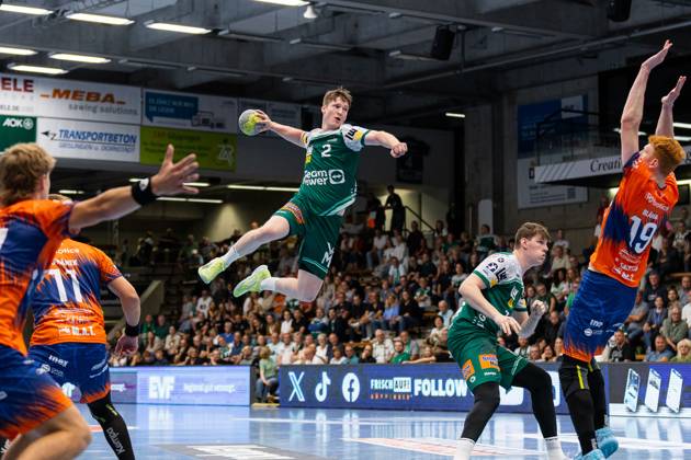 Oskar NEUDECK FRISCH AUF Goeppingen, 02 scores a goal, Action, Goal throw FRISCH AUF Goeppingen FAG vs SKK Talent Pilsen, Handball, Men, Players Night, Test match, Season opener, Season 2025 2026, 23 08 2025 FRISCH AUF Goeppingen FAG vs SKK Talent Pilsen, Handball, Men, Players Night, Test match, Season opener, Season 2025 2026, 23 08 2025 Goeppingen Copyright: xEibnerxPressefoto OliverxSchmidtx EP_OST