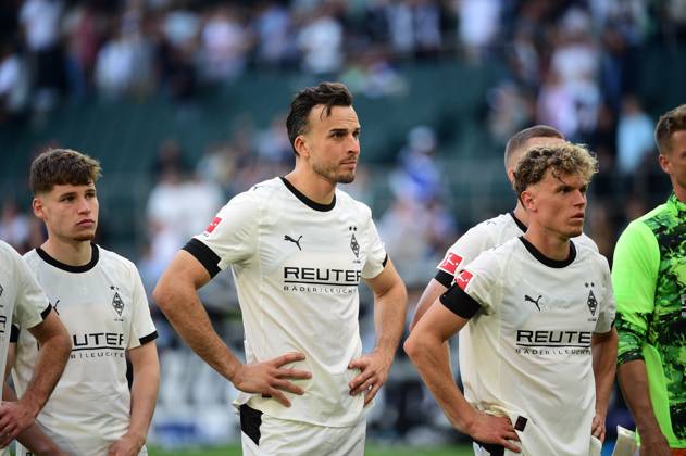 24 08 2025 Moenchengladbach Soccer, Men, Season 2025 2026, Borussia Moenchengladbach vs Hamburger SV Disappointed Disappointment among the Gladbach players after the end of the match with from left Lukas Ullrich Gladbach , Haris Tabakovic Gladbach , Robin Hack Gladbach DFL regulations prohibit any use of photographs as image sequences and or quasi video Borussia Park NRW Germany