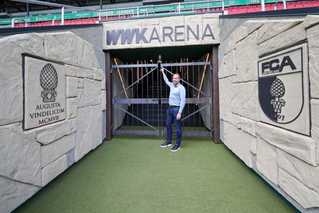 Managing Director Finance Michael Stroell FC Augsburg , The new players tunnel in the Roemer look, Press conference, FC Augsburg, Football, 1 Bundesliga season 2025 2026, 29 08 2025 Augsburg Bavaria Germany Copyright: xkolbert-press ChristianxKolbertx