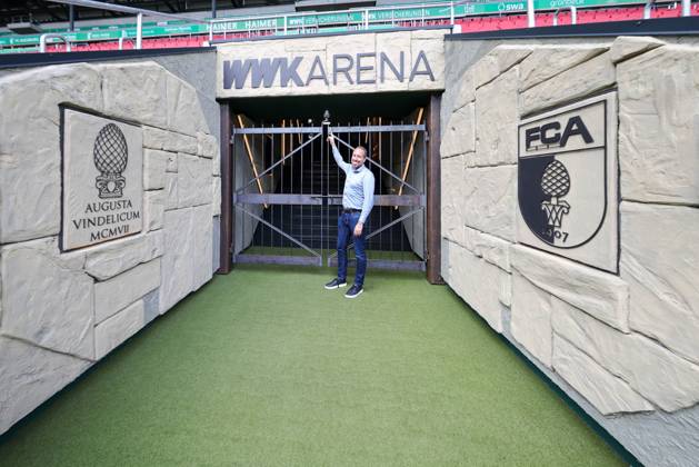 Managing Director Finance Michael Stroell FC Augsburg , The new players tunnel in the Roemer look, Press conference, FC Augsburg, Football, 1 Bundesliga season 2025 2026, 29 08 2025 Augsburg Bavaria Germany Copyright: xkolbert-press ChristianxKolbertx