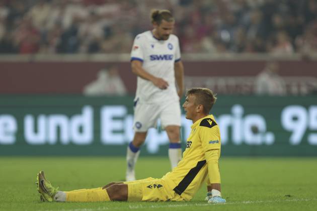 Goalkeeper Hans Christian Bernat Karlsruher SC is disappointed during the 2 Bundesliga match between Fortuna Düsseldorf and Karlsruher SC, Merkur Spiel Arena on August 30, 2025 in Düsseldorf, Germany Photo by Oliver Kaelke DeFodi Images Goalkeeper Hans Christian Bernat Karlsruher SC looks dejected during the 2 Bundesliga match between Fortuna Düsseldorf and Karlsruher SC at Merkur Spiel Arena on August 30, 2025 in Düsseldorf, Germany Photo by Oliver Kaelke DeFodi Images Photo by Oliver Kaelke DeFodi Images