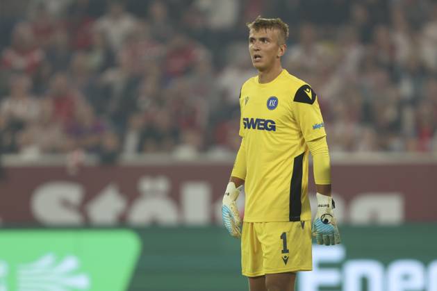 Goalkeeper Hans Christian Bernat Karlsruher SC looks on during the 2 Bundesliga match between Fortuna Düsseldorf and Karlsruher SC, Merkur Spiel Arena on August 30, 2025 in Düsseldorf, Germany Photo by Oliver Kaelke DeFodi Images Goalkeeper Hans Christian Bernat Karlsruher SC looks on during the 2 Bundesliga match between Fortuna Düsseldorf and Karlsruher SC at Merkur Spiel Arena on August 30, 2025 in Düsseldorf, Germany Photo by Oliver Kaelke DeFodi Images Photo by Oliver Kaelke DeFodi Images