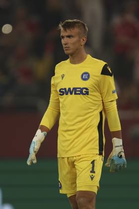 Goalkeeper Hans Christian Bernat Karlsruher SC looks on during the 2 Bundesliga match between Fortuna Düsseldorf and Karlsruher SC, Merkur Spiel Arena on August 30, 2025 in Düsseldorf, Germany Photo by Oliver Kaelke DeFodi Images Goalkeeper Hans Christian Bernat Karlsruher SC looks on during the 2 Bundesliga match between Fortuna Düsseldorf and Karlsruher SC at Merkur Spiel Arena on August 30, 2025 in Düsseldorf, Germany Photo by Oliver Kaelke DeFodi Images Photo by Oliver Kaelke DeFodi Images