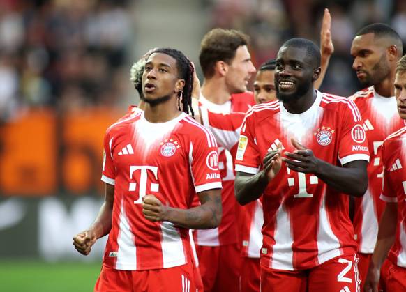 Football, Men, Season 2025 2026, FC Augsburg FC Bayern München, Bundesliga, WWK Arena Michael Olise FC Bayern München li with Dayot Upamecano FC Bayern München re DFL DFB DFB regulations prohibit any use of photographs as image sequences and or quasi video