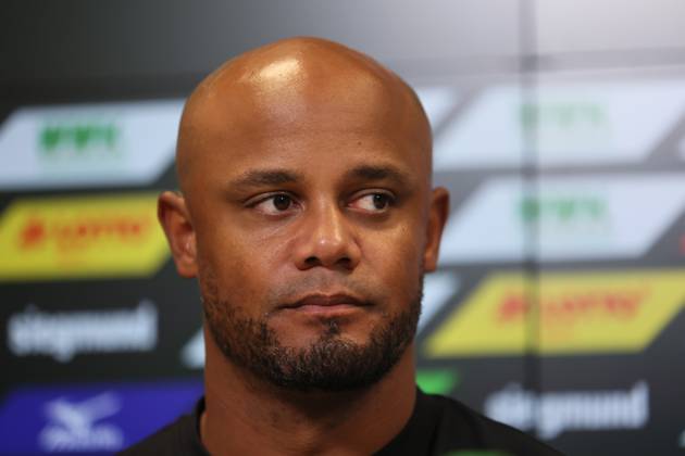 Football, Men, Season 2025 2026, FC Augsburg FC Bayern Munich, Bundesliga, WWK Arena Vincent Kompany, Coach FC Bayern Munich at the press conference after the match, Head, Portrait DFL DFB DFB regulations prohibit any use of photographs as image sequences and or quasi video