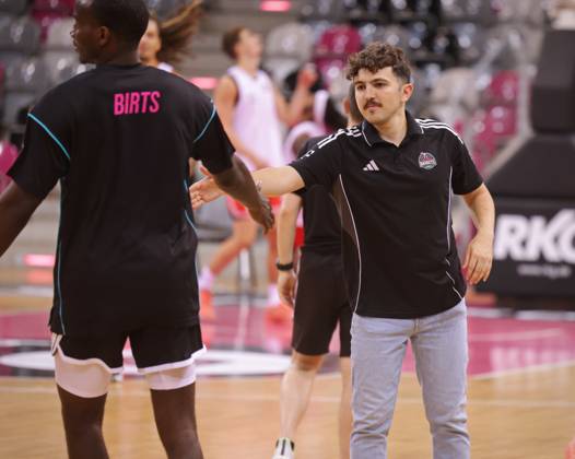 Co Coach Thomas Pennellier Telekom Baskets Bonn , Test match against Spirou Basket Charleroi season 2025 26