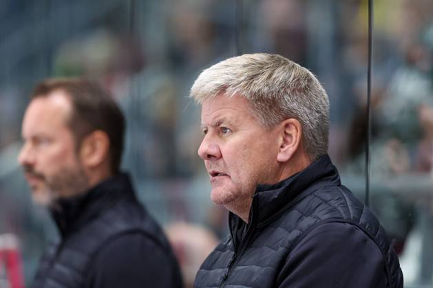 Head Coach Bill Peters Augsburger Panther , Augsburger Panther vs Graz99ers, Test match, Ice field hockey, Penny DEL, 31 08 2025 Augsburg Bayern Germany Copyright: xkolbert-press ChristianxKolbertx