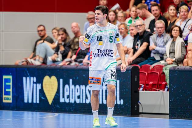 Rutger ten Velde Frisch Auf Goeppingen, 05 cheers after scoring goal GER, GWD Minden vs Frisch Auf Goeppingen, Handball, 1 Bundesliga, 1 Matchday, Season 2025 2026, 31 08 2025 GER, GWD Minden vs Frisch Auf Goeppingen, Handball, 1 Bundesliga, 1 Matchday, Season 2025 2026, 31 08 2025 Luebbecke Copyright: xEibner-Pressefoto JanxRollingerx EP_JSK