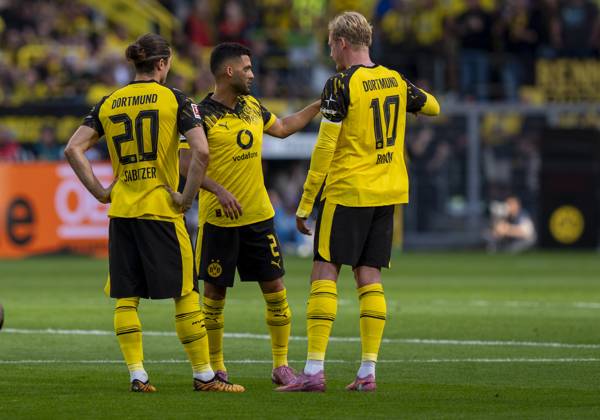 Marcel SABITZER Borussia Dortmund, 20 , Yan COUTO Borussia Dortmund, 2 and Julian BRANDT Borussia Dortmund, 10 talk in an injury stoppage 31 08 2025, Football, 1 Bundesliga Borussia Dortmund 1 FC Union Berlin in Dortmund, Signal Iduna Park DFL regulations prohibit any use of photographs as image sequences and or quasi video Copyright: HMBxMedia xMarcoxBader
