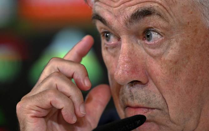 Training session of Real Madrid MADRID, SPAIN - SEPTEMBER 29: Head coach of Real Madrid, Carlo Ancelotti speaks to press during a training session ahead of La Liga week 8 soccer match between Real Madrid and Girona, at Ciudad Real Madrid in Madrid, Spain on September 29, 2023. Madrid Spain. Editorial use only. Please get in touch for any other usage. Copyright: x2025xAnadoluxBurakxAkbulutx