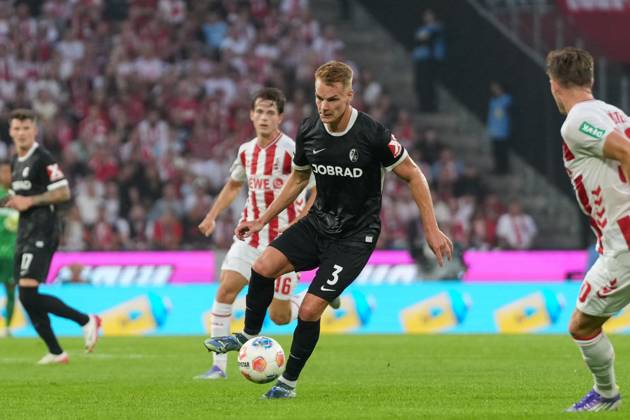 Philipp Lienhart SC Freiburg, 03 on the ball , Germany, Football, 1 Bundesliga, 2 Matchday, 2025 2026, 1 FC Köln vs SC Freiburg, 31 08 2025, RheinEnergieSTADION, Cologne, Germany DFL REGULATIONS PROHIBIT ANY USE OF PHOTOGRAPHS AS IMAGE SEQUENCES AND OR QUASI VIDEO Köln RheinEnergieSTADION Nordrhein Westfalen Germany Copyright: xArnexAmbergx