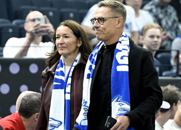 Finland s President Alexander Stubb and his wife Suzanne Innes-Stubb before the basketball FIBA EuroBasket 2025 group B match between Finland and Lithuania in Tampere, Finland, on September 1, 2025. Tampere Finland LKFTJK20250901200933EFTE Copyright: xHeikkixSaukkomaax LKFTJK20250901200933EFTE