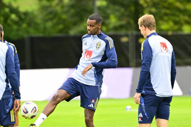 STOCKHOLM, SWEDEN 20250902 Swedish national team captain Jon Dahl Tomasson during Tuesday s training on Bosön ahead of upcoming World Cup qualifiers against Slovenia and Kosovo STOCKHOLM SWEDEN x10030x  Copyright: xJonasxEkströmer TTx THE NATIONAL TEAM BEFORE THE WORLD CUP QUALIFICATIONS