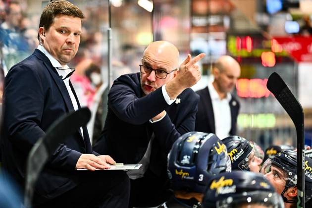 Stefan Nyman Head Coach, Head Coach, Iserlohn Roosters , GER, Iserlohn Roosters vs Grizzlys Wolfsburg, Ice Hockey, Penny DEL, Test Match, Season 2025 2026, 05 09 2025, GER, Iserlohn Roosters vs Grizzlys Wolfsburg, Ice Hockey, Penny DEL, Test Match, Season 2025 2026, 05 09 2025 Iserlohn Copyright: xJonasxBrockmann Eibner-Pressefotx EP_JBN