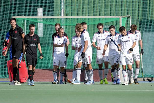 Players of Mannheimer HC MHC , celebrate the goal, celebrate the goal, goal, celebration, cheers about the goal, rejoicing, joy, rejoices, optimistic, positive, game scene, highlight, action, 06 09 2025, Mannheim Germany , Hockey, 1 Bundesliga, Men, Mannheimer HC Gladbacher HTC xozx