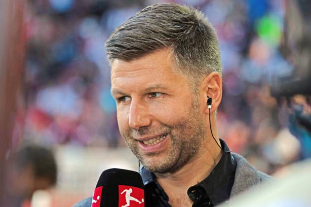 30 08 25 FC Augsburg FC Bayern Munich Germany, Augsburg, 30 08 2025, Football, Bundesliga, FC Augsburg FC Bayern Munich 2 3 Thomas Hitzlsperger