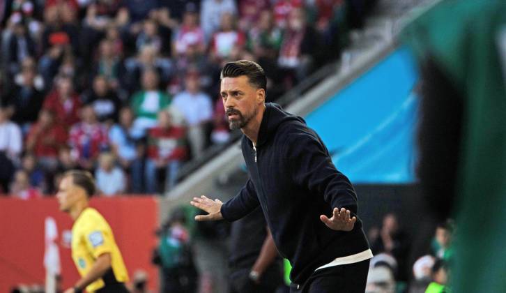 30 08 25 FC Augsburg FC Bayern Munich Germany, Augsburg, 30 08 2025, Football, Bundesliga, FC Augsburg FC Bayern Munich 2 3 Sandro Wagner Coach FC Augsburg