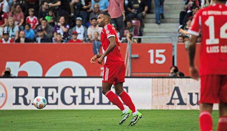 30 08 25 FC Augsburg FC Bayern Munich Germany, Augsburg, 30 08 2025, Football, Bundesliga, FC Augsburg FC Bayern Munich 2 3 Jonathan Tah FC Bayern Munich