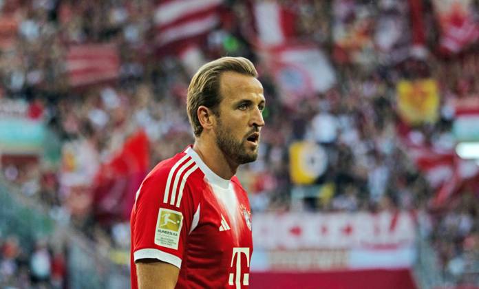 30 08 25 FC Augsburg FC Bayern Munich Germany, Augsburg, 30 08 2025, Football, Bundesliga, FC Augsburg FC Bayern Munich 2 3 Harry Kane FC Bayern Munich
