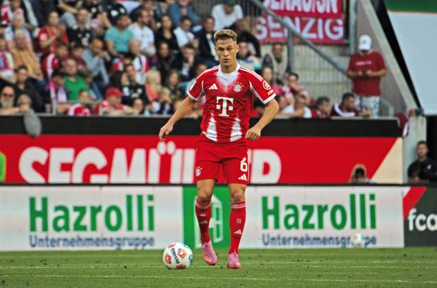 30 08 25 FC Augsburg FC Bayern Munich Germany, Augsburg, 30 08 2025, Football, Bundesliga, FC Augsburg FC Bayern Munich 2 3 Joshua Kimmich FC Bayern Munich