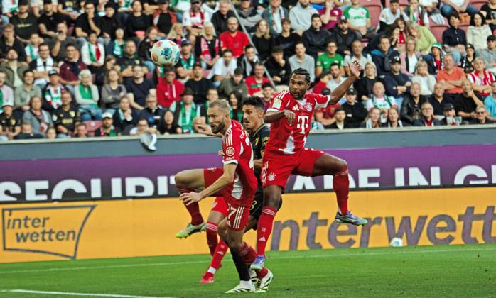 30 08 25 FC Augsburg FC Bayern Munich Germany, Augsburg, 30 08 2025, Football, Bundesliga, FC Augsburg FC Bayern Munich 2 3 Serge Gnabry FC Bayern Munich Goal 0 1 Gnabry
