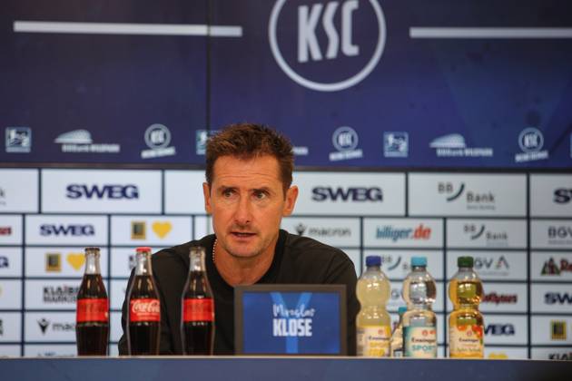 Miroslav Klose 1 FC Nuernberg, Head Coach at the post-match press conference, GER, Karlsruher SC vs 1 FC Nuernberg, 2 Bundesliga, Matchday 5, 2025 2026, 13 09 2025, DFL REGULATES PROHIBIT ANY USE OF PHOTOGRAPHS AS IMAGE SEQUENCES AND OR QUASI VIDEO, GER, Karlsruher SC vs 1 FC Nuernberg, 2 Bundesliga, Matchday 5, 2025 2026, 13 09 2025 Karlsruhe Copyright: xEibner-Pressefoto JanxPrihodax EP_JPA