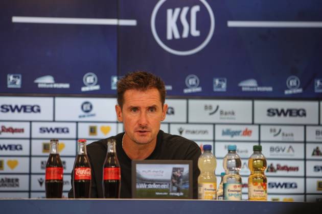 Miroslav Klose 1 FC Nuernberg, Head Coach at the post-match press conference, GER, Karlsruher SC vs 1 FC Nuernberg, 2 Bundesliga, Matchday 5, 2025 2026, 13 09 2025, DFL REGULATES PROHIBIT ANY USE OF PHOTOGRAPHS AS IMAGE SEQUENCES AND OR QUASI VIDEO, GER, Karlsruher SC vs 1 FC Nuernberg, 2 Bundesliga, Matchday 5, 2025 2026, 13 09 2025 Karlsruhe Copyright: xEibner-Pressefoto JanxPrihodax EP_JPA