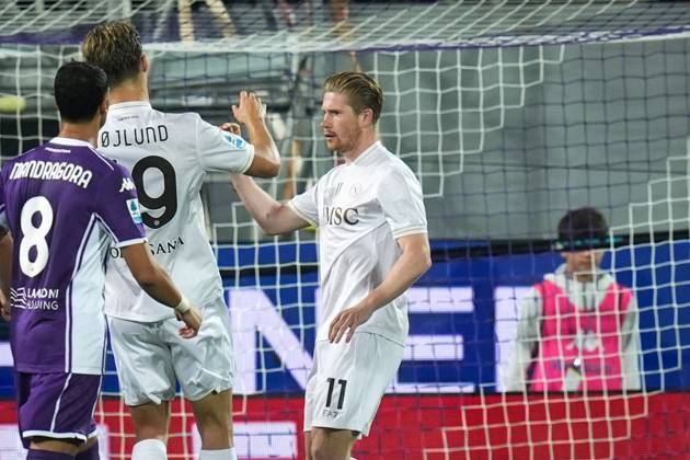 Napoli s Kevin De Bruyne celebrates after scoring the 0-1 goal for his team during the Serie A soccer match between Fiorentina and Napoli at the Artemio Franchi Stadium in Florence, north Italy - Saturday, September 13, 2025 - Copyright: xMassimoxPaolone LaPressex