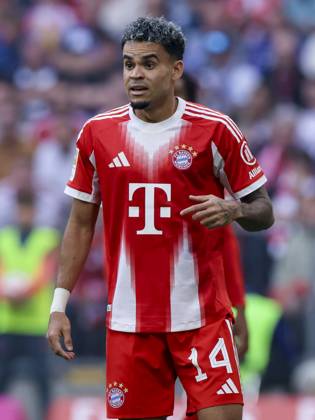 Luis Diaz FC Bayern Muenchen gestures, Bundesliga, FC Bayern München v Hamburger SV, Allianz Arena on September 13, 2025 in Munich, Germany Photo by Marco Steinbrenner DeFodi Images Luis Diaz FC Bayern Muenchen gestures, Bundesliga, FC Bayern München v Hamburger SV, Allianz Arena, September 13, 2025 in Munich, Germany Photo by Marco Steinbrenner DeFodi Images DFL regulations prohibit any use of photographs as image sequences and or quasi video