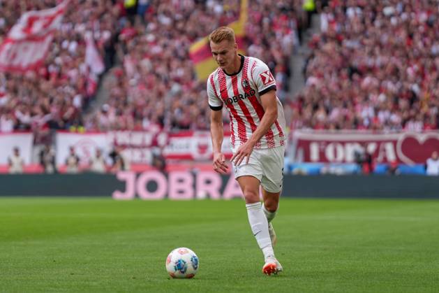 Philipp Lienhart SC Freiburg, 03 on the ball , Germany, Soccer, 1 Bundesliga, Matchday 3, 2025 2026, SC Freiburg vs VfB Stuttgart, 13 09 2025, Europa Park Stadion, Freiburg, Germany DFL REGULATIONS PROHIBIT ANY USE OF PHOTOGRAPHS AS IMAGE SEQUENCES AND OR QUASI VIDEO Freiburg Europa Park Stadion Baden Württemberg Germany Copyright: xArnexAmbergx