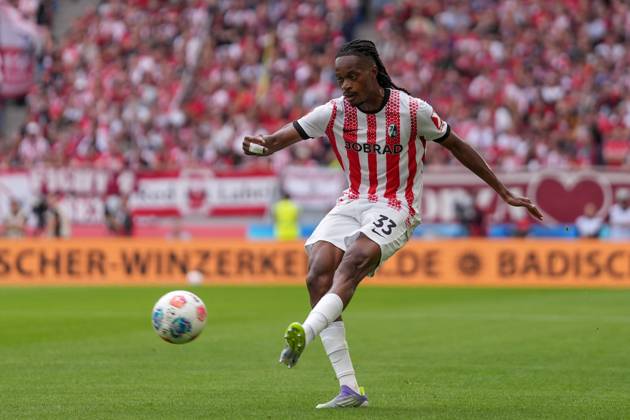 Jordy Makengo SC Freiburg, 33 on the ball , Germany, Soccer, 1 Bundesliga, Matchday 3, 2025 2026, SC Freiburg vs VfB Stuttgart, 13 09 2025, Europa Park Stadion, Freiburg, Germany DFL REGULATIONS PROHIBIT ANY USE OF PHOTOGRAPHS AS IMAGE SEQUENCES AND OR QUASI VIDEO Freiburg Europa Park Stadion Baden Württemberg Germany Copyright: xArnexAmbergx