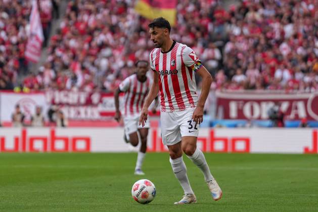 Vincenzo Grifo SC Freiburg, 32 on the ball , Germany, Soccer, 1 Bundesliga, Matchday 3, 2025 2026, SC Freiburg vs VfB Stuttgart, 13 09 2025, Europa Park Stadion, Freiburg, Germany DFL REGULATIONS PROHIBIT ANY USE OF PHOTOGRAPHS AS IMAGE SEQUENCES AND OR QUASI VIDEO Freiburg Europa Park Stadion Baden Württemberg Germany Copyright: xArnexAmbergx