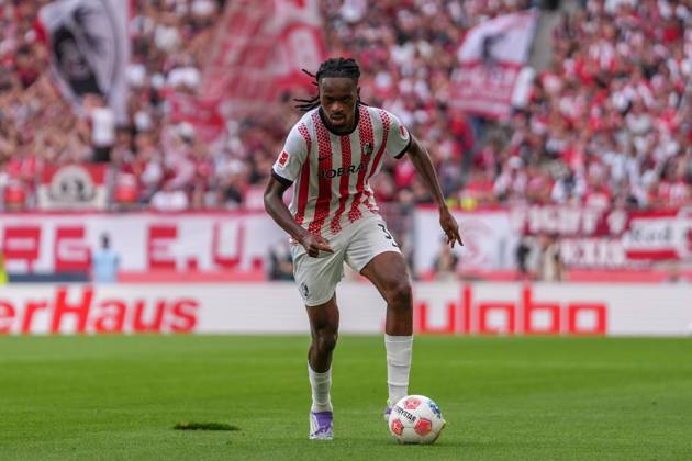 Jordy Makengo SC Freiburg, 33 on the ball , Germany, Soccer, 1 Bundesliga, Matchday 3, 2025 2026, SC Freiburg vs VfB Stuttgart, 13 09 2025, Europa Park Stadion, Freiburg, Germany DFL REGULATIONS PROHIBIT ANY USE OF PHOTOGRAPHS AS IMAGE SEQUENCES AND OR QUASI VIDEO Freiburg Europa Park Stadion Baden Württemberg Germany Copyright: xArnexAmbergx