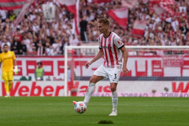 Philipp Lienhart SC Freiburg, 03 on the ball , Germany, Soccer, 1 Bundesliga, Matchday 3, 2025 2026, SC Freiburg vs VfB Stuttgart, 13 09 2025, Europa Park Stadion, Freiburg, Germany DFL REGULATIONS PROHIBIT ANY USE OF PHOTOGRAPHS AS IMAGE SEQUENCES AND OR QUASI VIDEO Freiburg Europa Park Stadion Baden Württemberg Germany Copyright: xArnexAmbergx