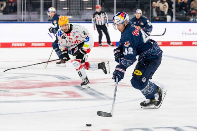 Yasin Ehliz EHC Red Bull Muenchen, 42 GER, EHC Red Bull Muenchen vs Fischtown Pinguins Bremerhaven, Ice Hockey, DEL, Matchday 2, Season 2025 2026, 14 09 2025 GER, EHC Red Bull Muenchen vs Fischtown Pinguins Bremerhaven, Ice Hockey, DEL, Matchday 2, Season 2025 2026, 14 09 2025 Muenchen Copyright: xEibner-Pressefoto HeikexFeinerx EP_HFR