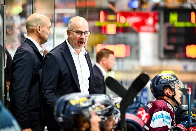 Stefan Nyman Head Coach, Headcoach, Iserlohn Roosters , GER, Iserlohn Roosters vs Nuernberg Ice Tigers, Ice Hockey, Penny DEL, Matchday 03, Season 2025 2026, 19 09 2025, GER, Iserlohn Roosters vs Nuernberg Ice Tigers, Ice Hockey, Penny DEL, Matchday 03, Season 2025 2026, 19 09 2025 Iserlohn Copyright: xJonasxBrockmann Eibner-Pressefotx EP_JBN