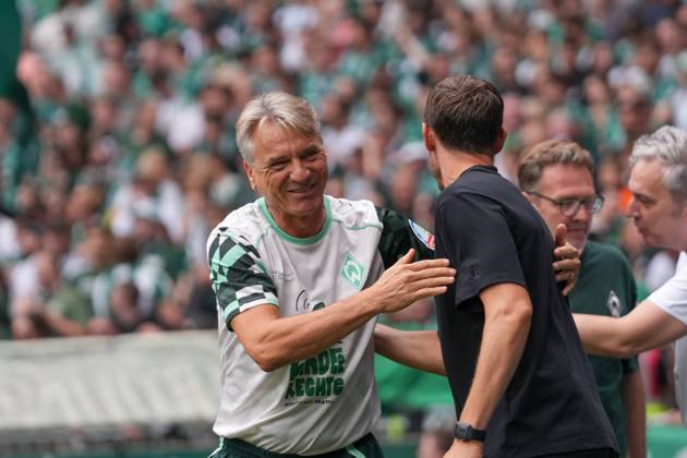 Julian Schuster SC Freiburg, Coach and Horst Steffen SV Werder Bremen, Head Coach , Germany, Football, 1 Bundesliga, Matchday 4, 2025 2026, SV Werder Bremen vs SC Freiburg, 20 09 2025, Weserstadion, Bremen, Germany DFL REGULATIONS PROHIBIT ANY USE OF PHOTOGRAPHS AS IMAGE SEQUENCES AND OR QUASI VIDEO Bremen Weserstadion Bremen Germany Copyright: xArnexAmbergx