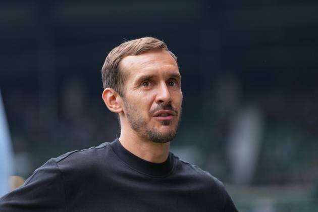 Julian Schuster SC Freiburg, Coach , Germany, Soccer, 1 Bundesliga, Matchday 4, 2025 2026, SV Werder Bremen vs SC Freiburg, 20 09 2025, Weserstadion, Bremen, Germany DFL REGULATIONS PROHIBIT ANY USE OF PHOTOGRAPHS AS IMAGE SEQUENCES AND OR QUASI VIDEO Bremen Weserstadion Bremen Germany Copyright: xArnexAmbergx