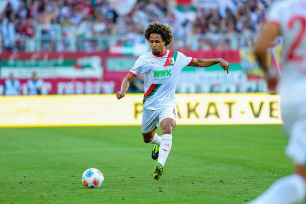 Han Noah Massengo 4, FC Augsburg at the match between FC Augsburg v 1 FSV Mainz 05, Football, Men, Bundesliga, 2025 2026, Matchday 4 on 20 09 2025 in Augsburg, WWK Arena DFL and DFB regulations prohibit any use of photographs as image sequences and or quasi video Bayern Germany