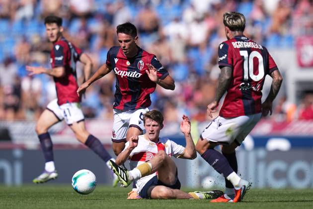 GenoaÕs Morten Frendrup fights for the ball with Bologna s Nikola Moro during the Serie A soccer match between Bologna and Genoa at the Renato DallÕAra Stadium in Bologna, north Italy - Saturday, September 20, 2025 - Copyright: xMassimoxPaolone LaPressex